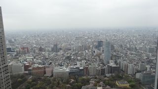 新宿の高層ビル街ですが、無料の展望施設のあるところは少ないのです。