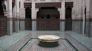 14世紀に建てられて学校