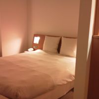 ベッドは見た目より寝心地は悪くありません。