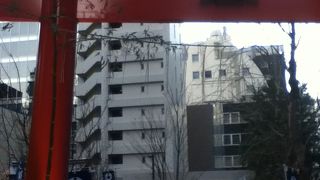 YUITOの隣にある古くて新しい神社