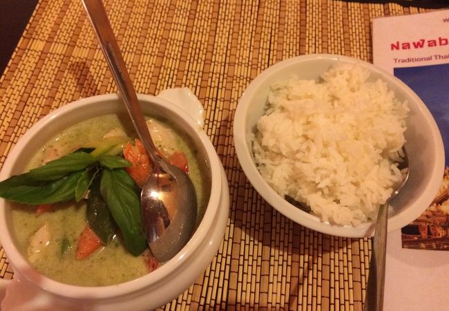 フエンヒローラの本格派タイ料理店