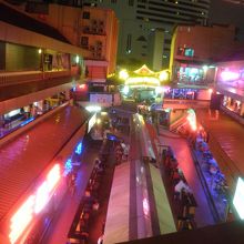 ポップダンスバー街