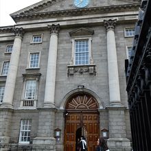 トリニティー・カレッジ正門