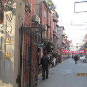 第一次フランス租界拡張期の石庫門住宅「梅蘭坊」は上海優秀歴史建築に認定されました。