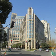 新天地の隣の企業天地。