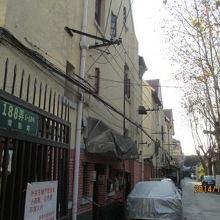 常熟路１８８弄１−１０号。高級住宅。