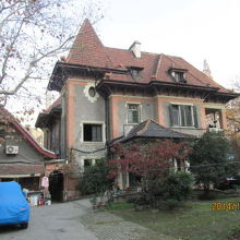 庭付き高級住宅。