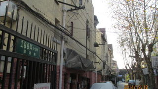 第三次フランス租界拡張期の常熟路は大邸宅が建ち並んでいます。