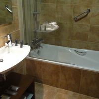 シャワーガラスの中途半端さ加減が残念です