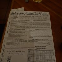 食事のところで置いていた自家新聞のようなもの？