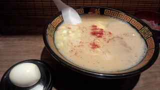 お一人様ブース型の博多ラーメン