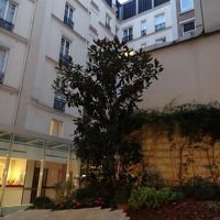 ホテルのパティオ。