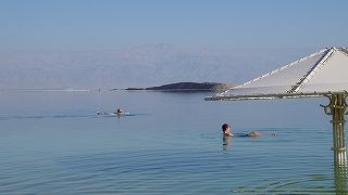 現地は人は『塩の海』と呼んでいます。