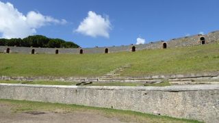 円形闘技場の隣にある大体育場も見逃せません