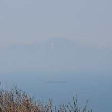 南側の眺め（うっすらと北海道駒ヶ岳が見えています）