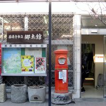 赤門筋からのアングルです