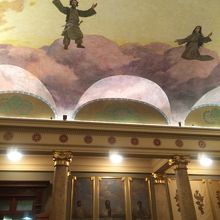 天井画が素晴らしい