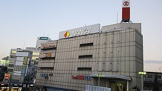 堺東駅直結の百貨店