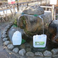 手前から２つで給水中