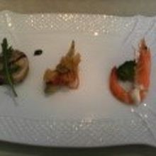 前菜。こちらは微妙な味でした。