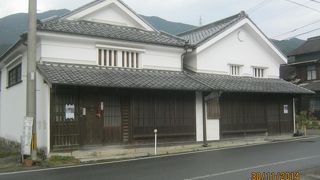 もと秋月藩の御用商人の家です。