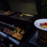 特別メニューはテラスでバーベーキュー。うれしいな〜