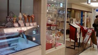 壁のない、入りやすいカフェです。