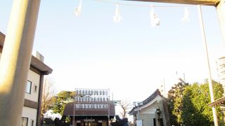 鶴見ご当地の歴史残す神社：七福神寿老人祀る