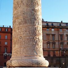 記念柱にびっしり彫られたダキア遠征の浮き彫り