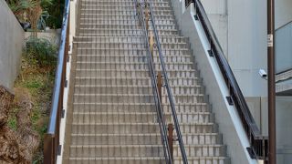 男坂に負けない急勾配です