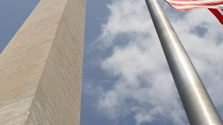 巨大なワシントン記念塔