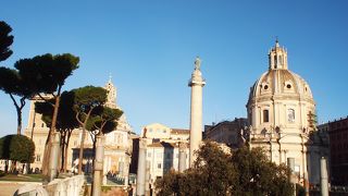 整然と並ぶ列柱が美しいです