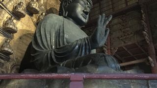 奈良の大仏さんに新年のお祈り