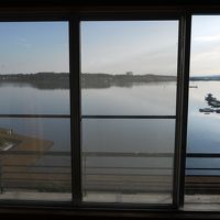 部屋からの朝の柴山潟