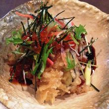 ランチメニューのアナゴ天ぷらとイクラ丼