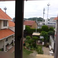 部屋からの中庭の風景