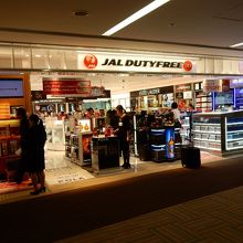 JAL Duty Free外観