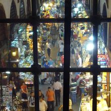 バザールを見下ろす