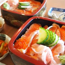 サーモン丼　NZ$19