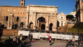 ３つのアーチが華麗