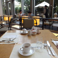 朝食のレストラン