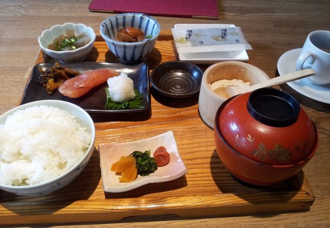 地場の食材をふんだんに使った朝食はGood