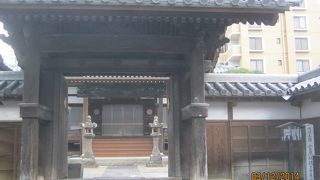 地唄正絃の宮原検校の墓があります。