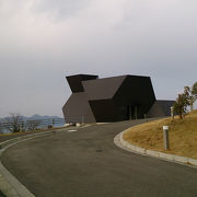 ところミュージアム大三島のすぐそば、建築ミュージアムというだけあって斬新な建物でした