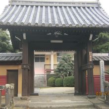 山門に特色があります。