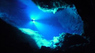 見ごたえのある鍾乳洞