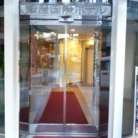 新橋近くです。