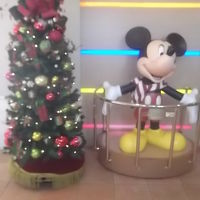 ミッキーとクリスマスツリー