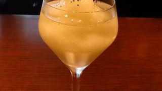 バー・カメリア