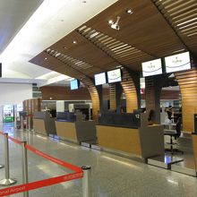 桃園空港第１ターミナルScootチェックインカウンターにて